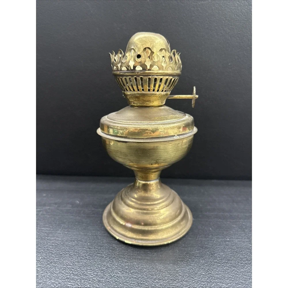 vintage antique oil kerosene fuel lamp light